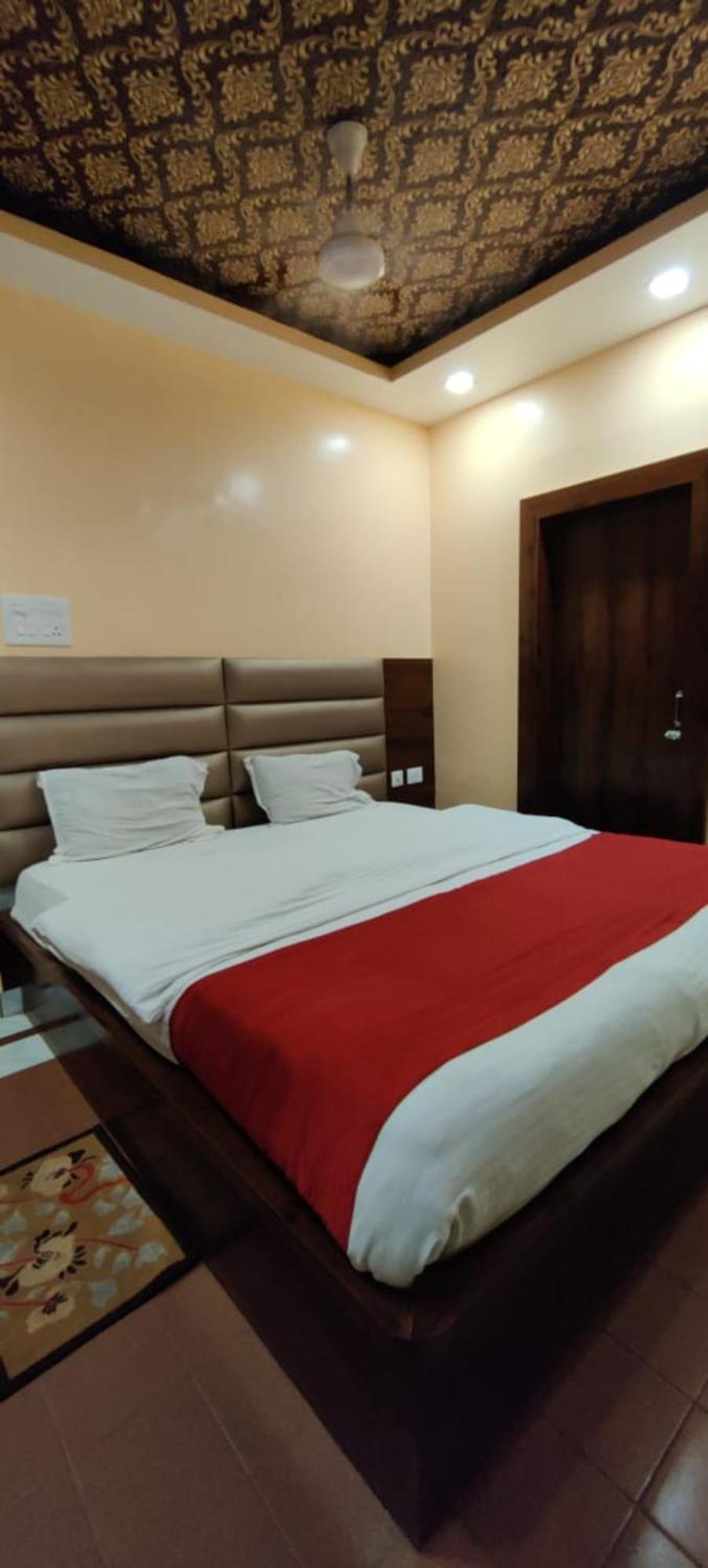 Hotel Ashray 普里 外观 照片