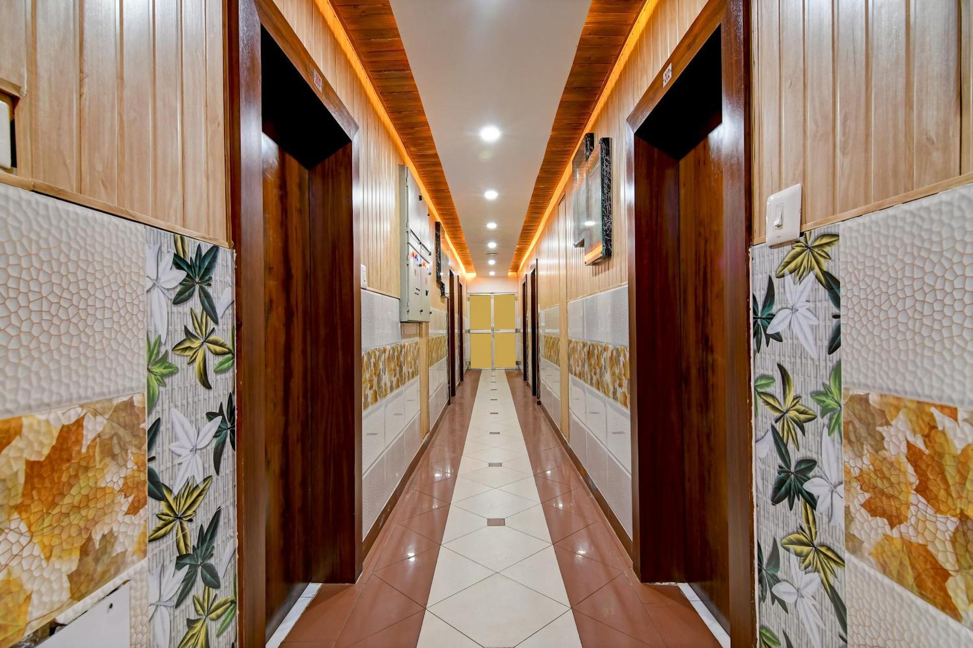 Hotel Ashray 普里 外观 照片